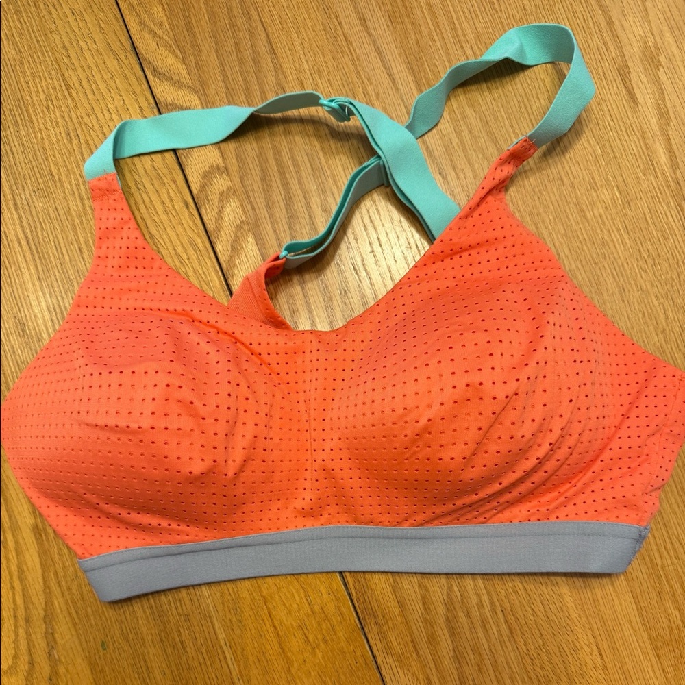 Victoria secret sports bra. Size 34C